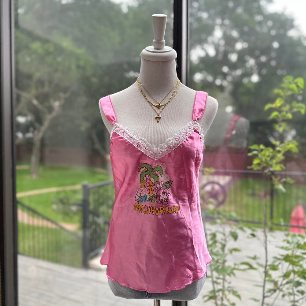 Pink California Lace Trim Graphic Tank Top M